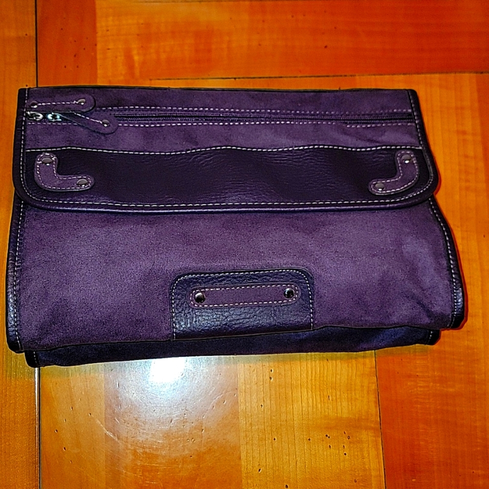 PURPLE CLUTCH